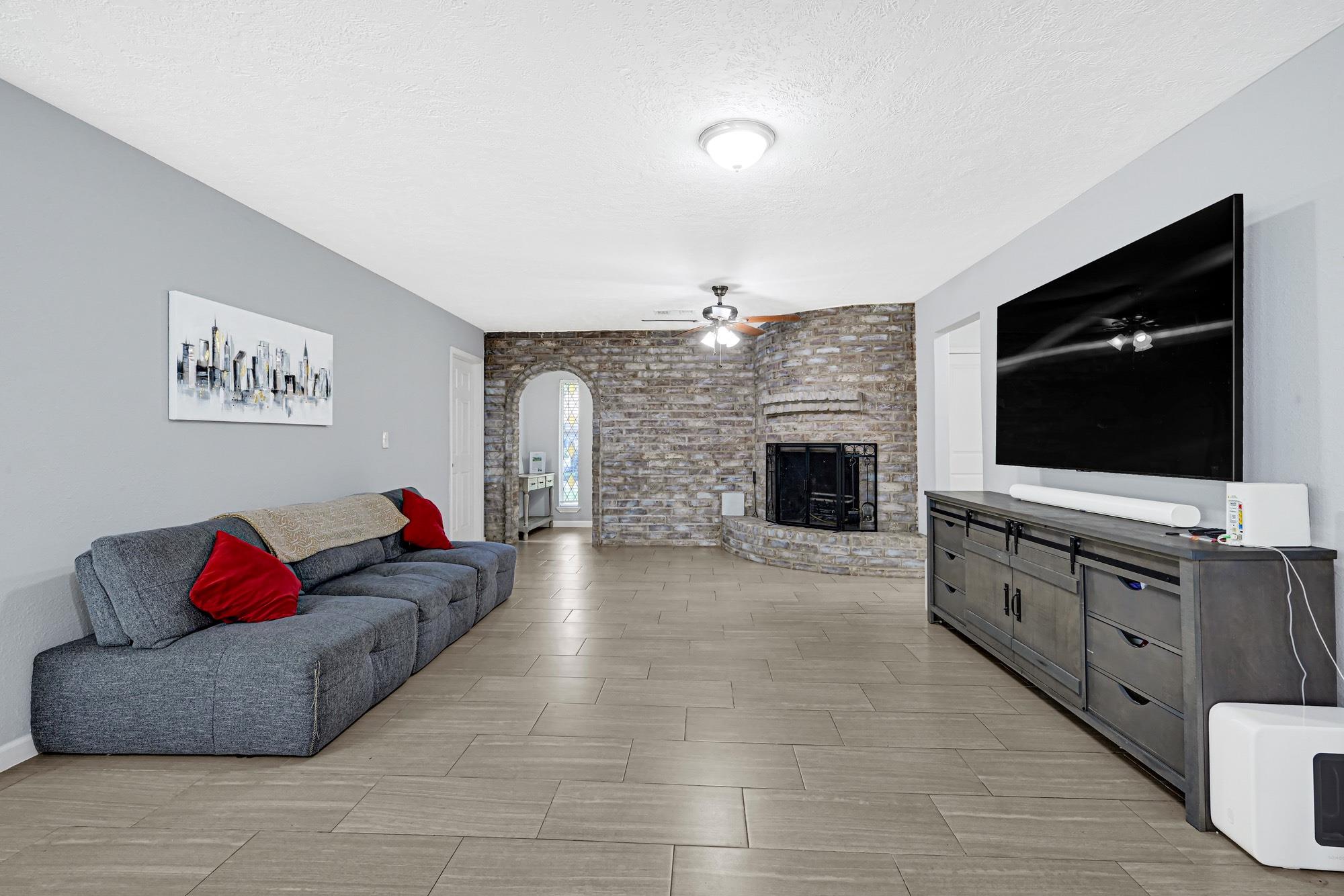 5343 Royal Parkway