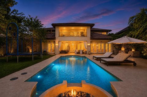 Photo of 2 Marin Creek PL, The Woodlands, TX 77382 (MLS # 37786179)