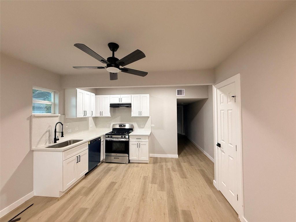 Photo of 5238 Pease St St #1, Houston, TX 77023 (MLS # 39653112)