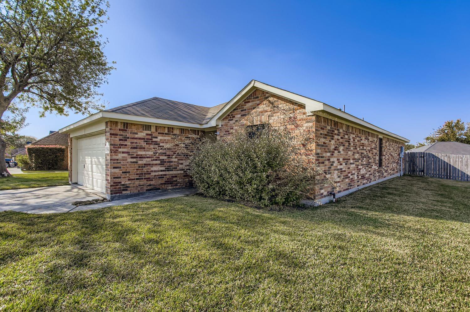 13560 Lake Breeze Lane