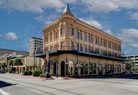 2102 Post Office Street 8 Galveston TX 77550