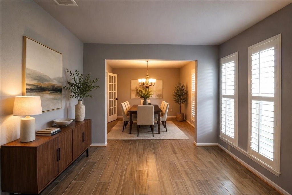 Photo of 950 W Donovan Street, Houston, TX 77091 (MLS # 54082943)