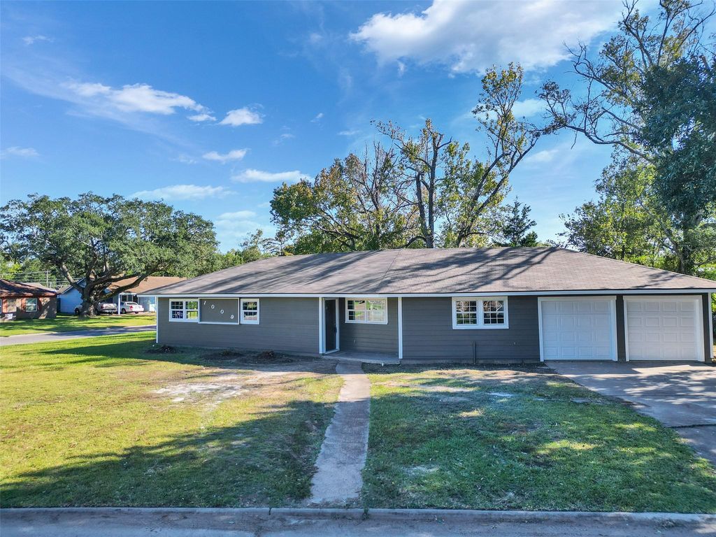 Photo of 1009 Ruby Lane, Orange, TX 77630 (MLS # 13544489)