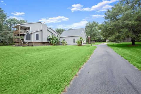 Photo of 4770 Oak Knoll Lane, Montgomery, TX 77316 (MLS # 55847815)