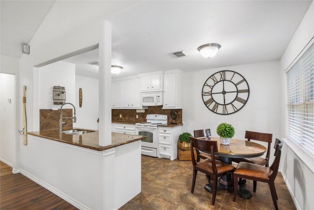 Photo of 2303 Mimosa Court, League City, TX 77573 (MLS # 46105534)