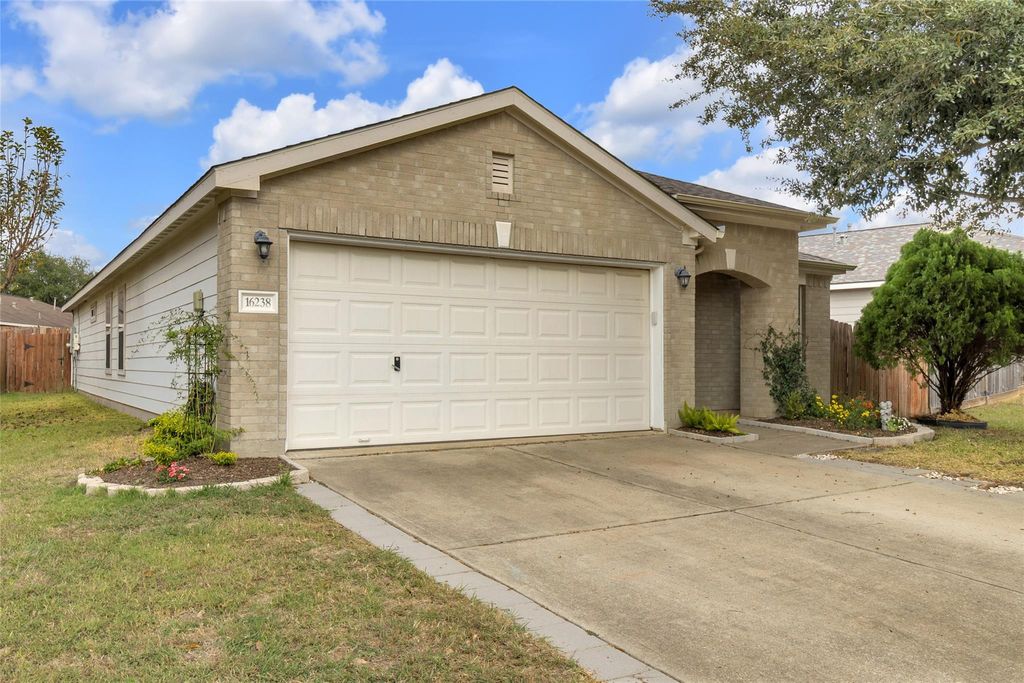 Photo of 16238 Ranchland Lane Ln, Cypress, TX 77429 (MLS # 4229841)