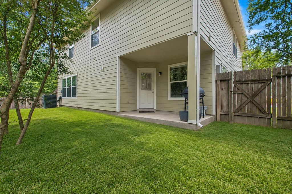 Photo of 6 Orion Star CT, The Woodlands, TX 77382 (MLS # 29536722)