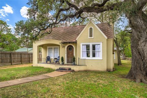 Photo of 526 S Jefferson Street, La Grange, TX 78945 (MLS # 15087828)