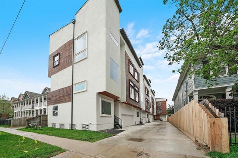 Townhouse For Rent - 1539 W 23rd Street #D<br/> Houston, TX 77008