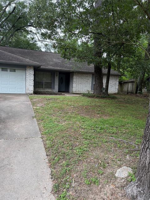 Photo of 1998 Lake Creek Drive, Houston, TX 77339 (MLS # 5408070)
