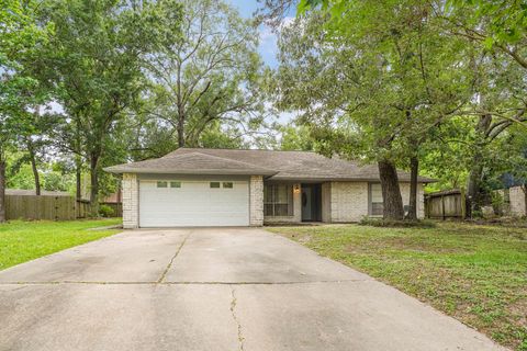 Photo of 1998 Lake Creek Drive, Houston, TX 77339 (MLS # 5408070)
