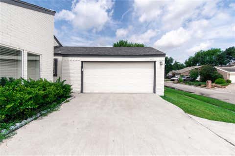 Photo of 6423 Coachwood Drive, Houston, TX 77035 (MLS # 23923263)