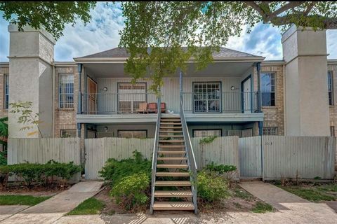 Photo of 6606 De Moss Drive #1014, Houston, TX 77074 (MLS # 26366903)