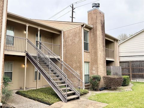 Photo of 700 Thicket Lane #406, Houston, TX 77079 (MLS # 19565562)