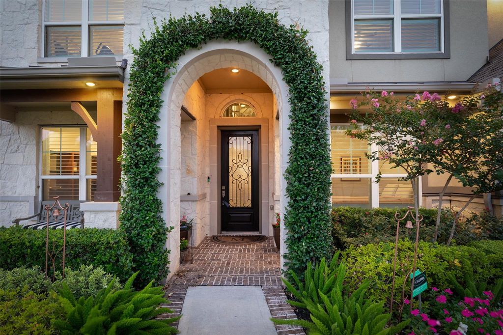 Photo of 99 Zenith Lane, Sugar Land, TX 77498 (MLS # 13679481)