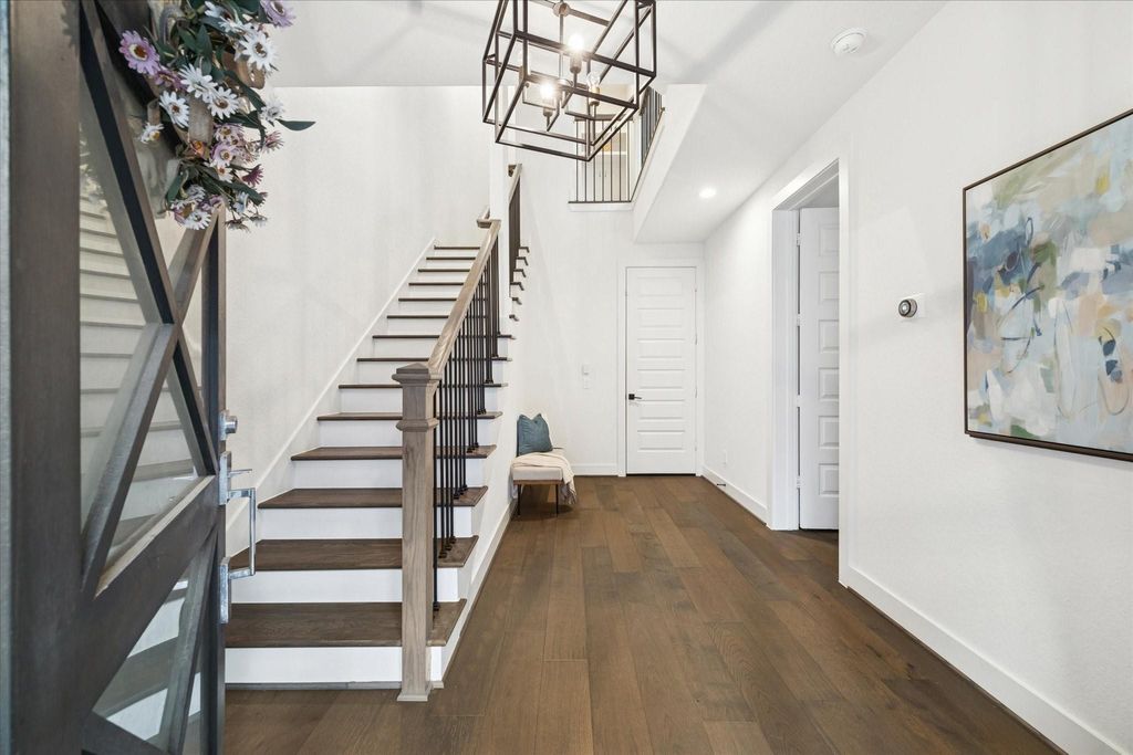 Photo of 1122 Thompson Street, Houston, TX 77007 (MLS # 25015205)