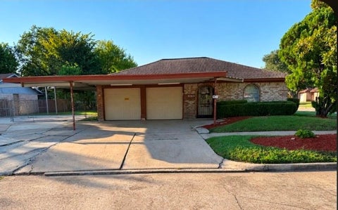 Homes For Rent - 5002 Bay Cedar Court<br/> Houston, TX 77048