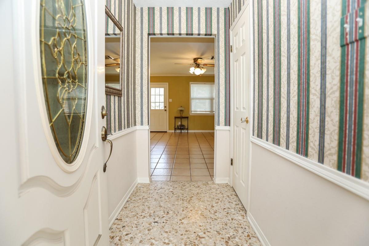 1809 Lazy Creek Ln