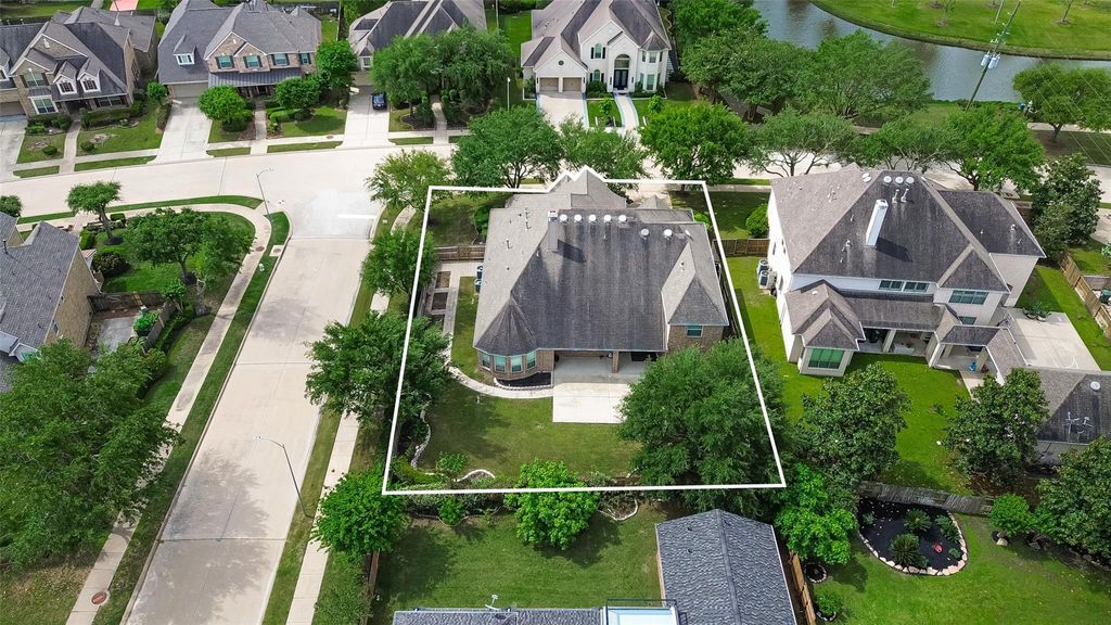 Photo of 222 Chatham Avenue, Sugar Land, TX 77479 (MLS # 42435194)