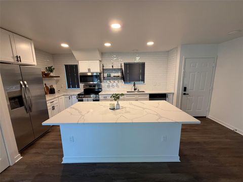 Photo of 4111 Beran Drive, Houston, TX 77045 (MLS # 76143692)