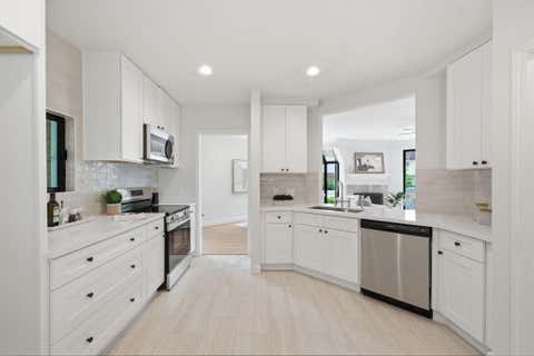 Townhouse For Rent - 1723 Enterprise Avenue<br/> League City, TX 77573