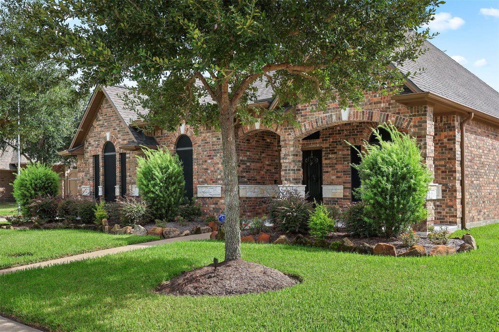 Photo of 2214 W Lonesome Dove Drive, Deer Park, TX 77536 (MLS # 21779832)