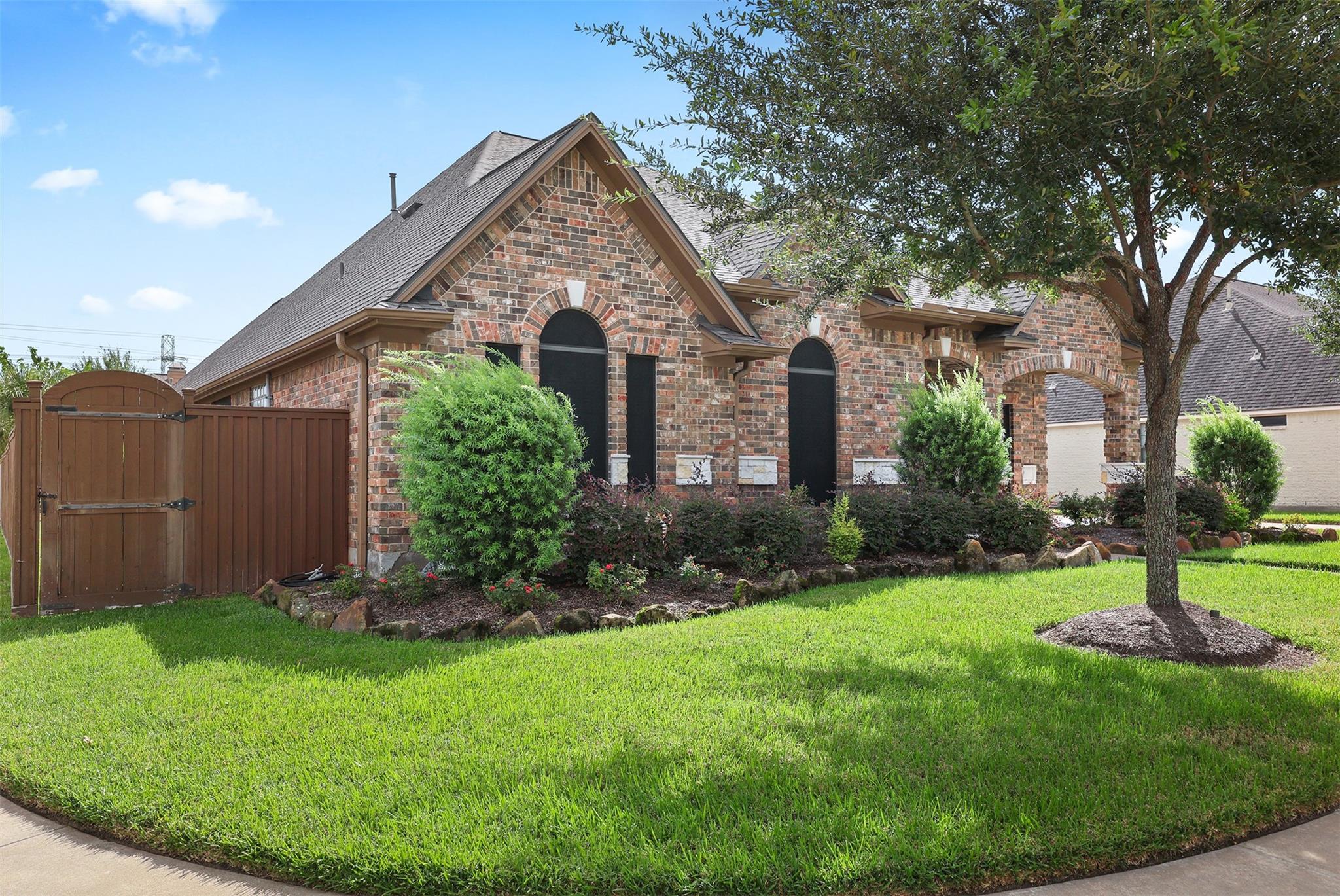 2214 W Lonesome Dove Drive