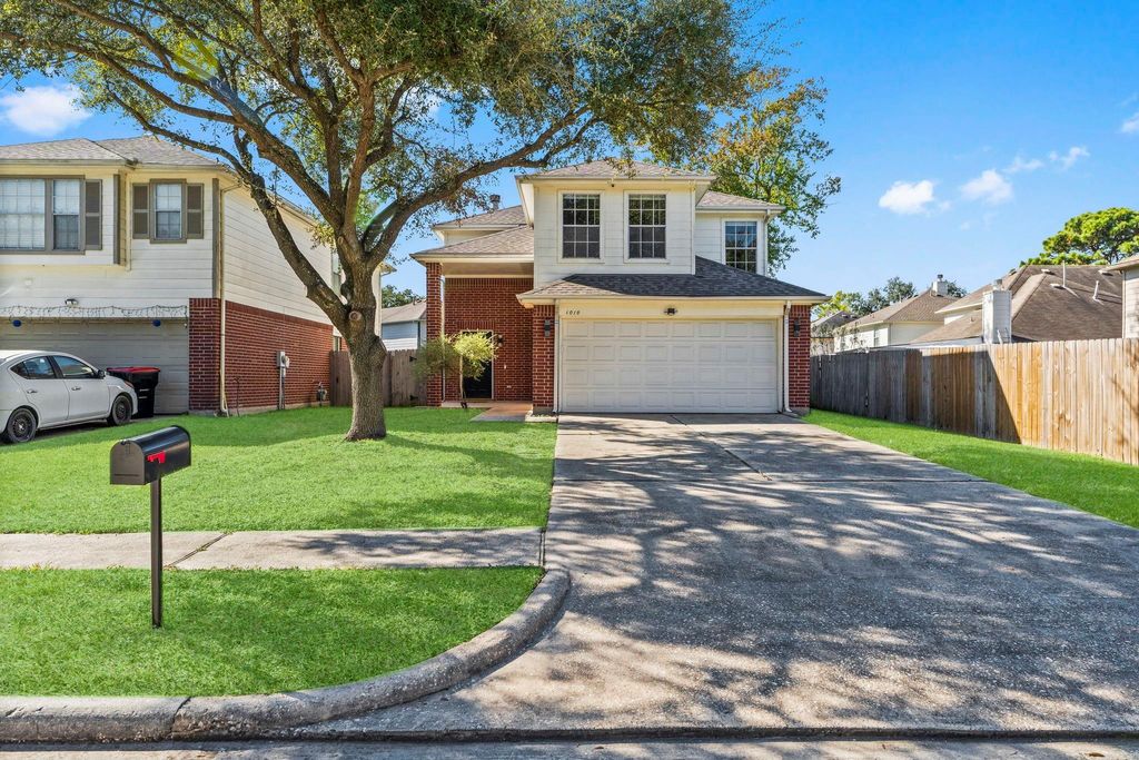 Photo of 1010 Willow West Drive, Houston, TX 77073 (MLS # 33553484)