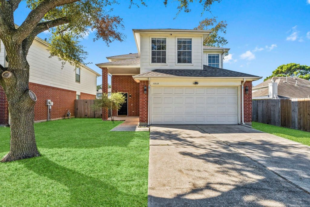 Photo of 1010 Willow West Drive, Houston, TX 77073 (MLS # 33553484)