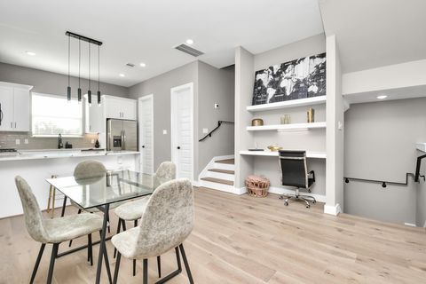 Photo of 316 Thornton Road #E, Houston, TX 77018 (MLS # 36743012)