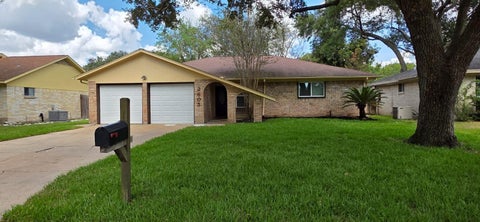 Photo of 2605 Madison Avenue, Rosenberg, TX 77471 (MLS # 82115084)