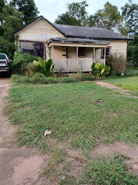 Photo of 1106 W Milam Street, Wharton, TX 77488 (MLS # 43435336)