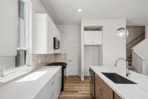 Photo of 1806 Elysian Street, Houston, TX 77026 (MLS # 98277998)