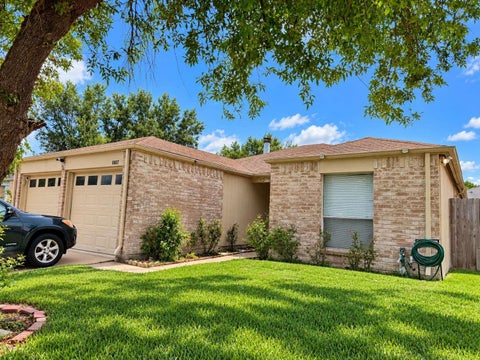 Photo of 8807 Kindlewood Drive, Houston, TX 77099 (MLS # 49637629)