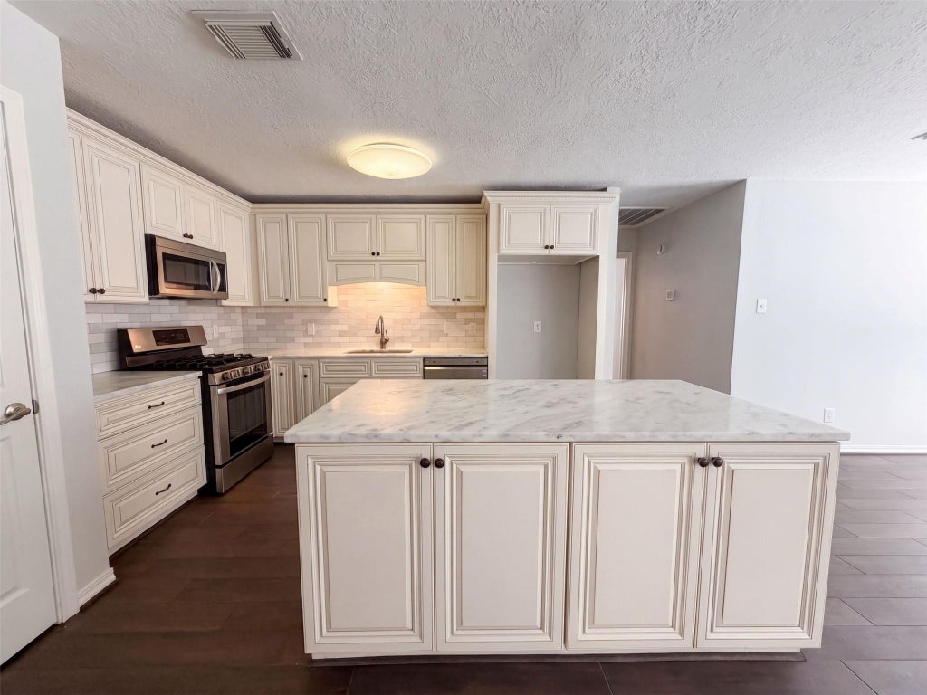 Photo of 21886 Pinewilde Court, Porter, TX 77365 (MLS # 20400804)