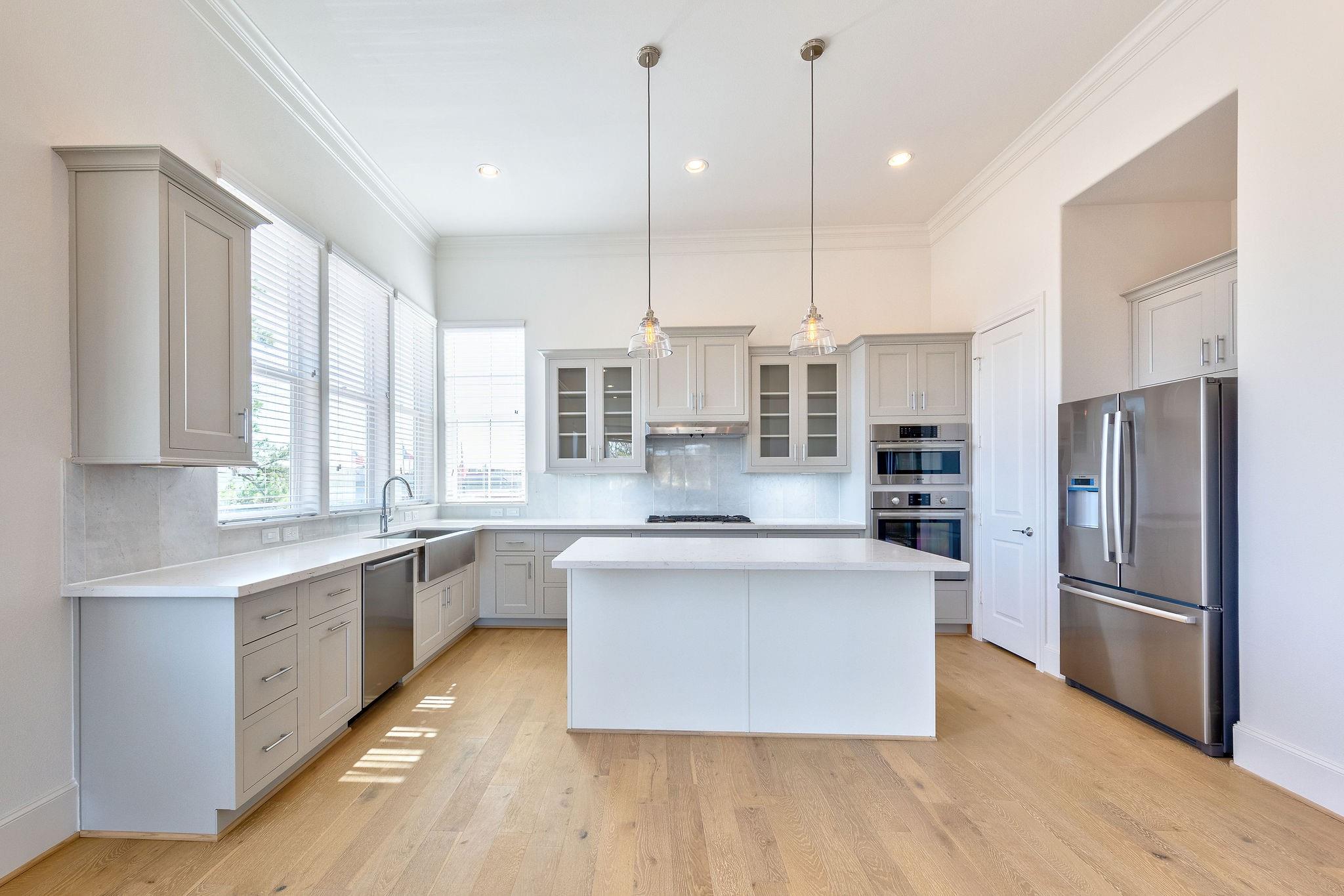6136 Cottage Grove Lake Drive