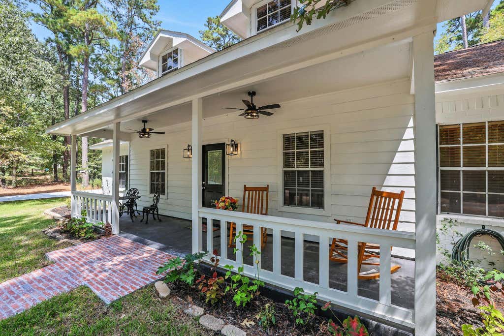 Photo of 221 Lake Grove Drive, Coldspring, TX 77331 (MLS # 80548526)