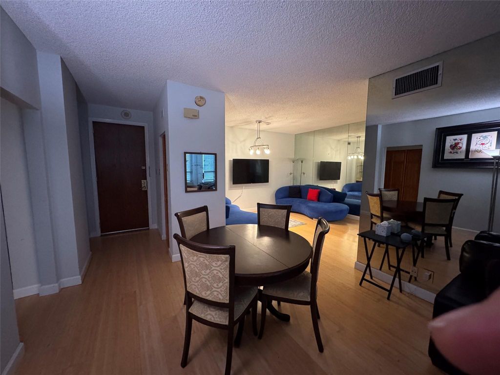 Photo of 5150 Hidalgo Street #603, Houston, TX 77056 (MLS # 8661313)