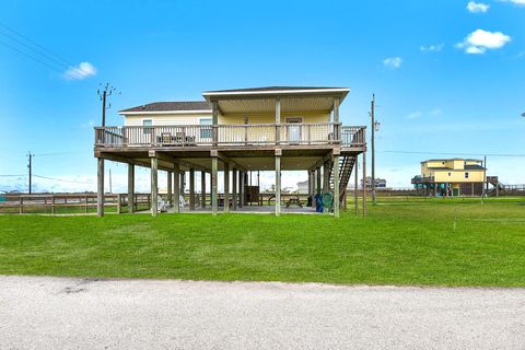 Photo of 126 Nesmith Place, Surfside Beach, TX 77541 (MLS # 6418887)