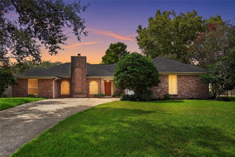 Photo of 3302 Carmel Valley Drive, Missouri City, TX 77459 (MLS # 50298769)