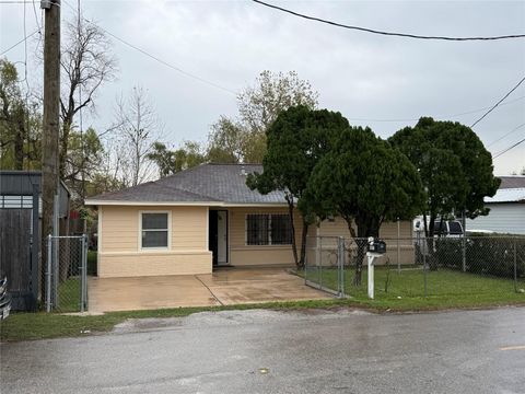 Tiny photo for 11216 Rusty Street, Houston, TX 77093 (MLS # 8164032)