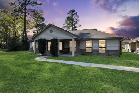 Photo of 30803 Meadow Wood Drive, Magnolia, TX 77354 (MLS # 38920997)