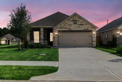 Photo of 6107 White Spruce Drive, Conroe, TX 77304 (MLS # 24326740)
