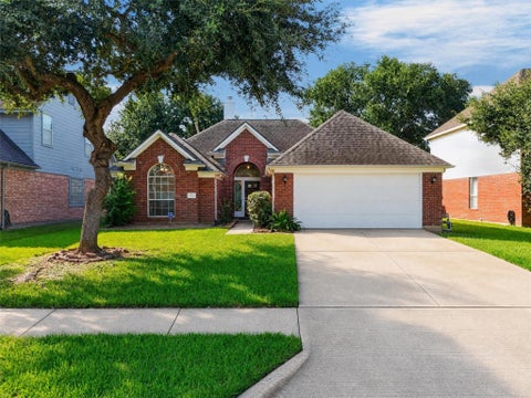Photo of 15627 Rosewood Hill Court, Sugar Land, TX 77498 (MLS # 11596444)