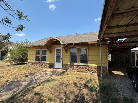 Homes For Sale - 115 E Hallie Street<br/> Floydada, TX 79235