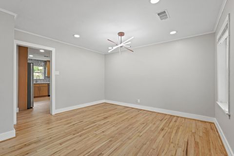Tiny photo for 5451 Redstart Street, Houston, TX 77096 (MLS # 70413893)