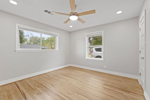 Tiny photo for 5451 Redstart Street, Houston, TX 77096 (MLS # 70413893)