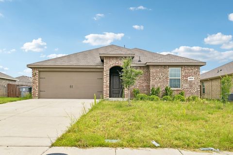 Photo of 1015 Serena Drive, Dallas, TX 75253 (MLS # 31508578)