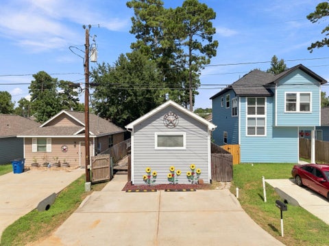 Photo of 16714 E Forrestal, Montgomery, TX 77316 (MLS # 80925514)