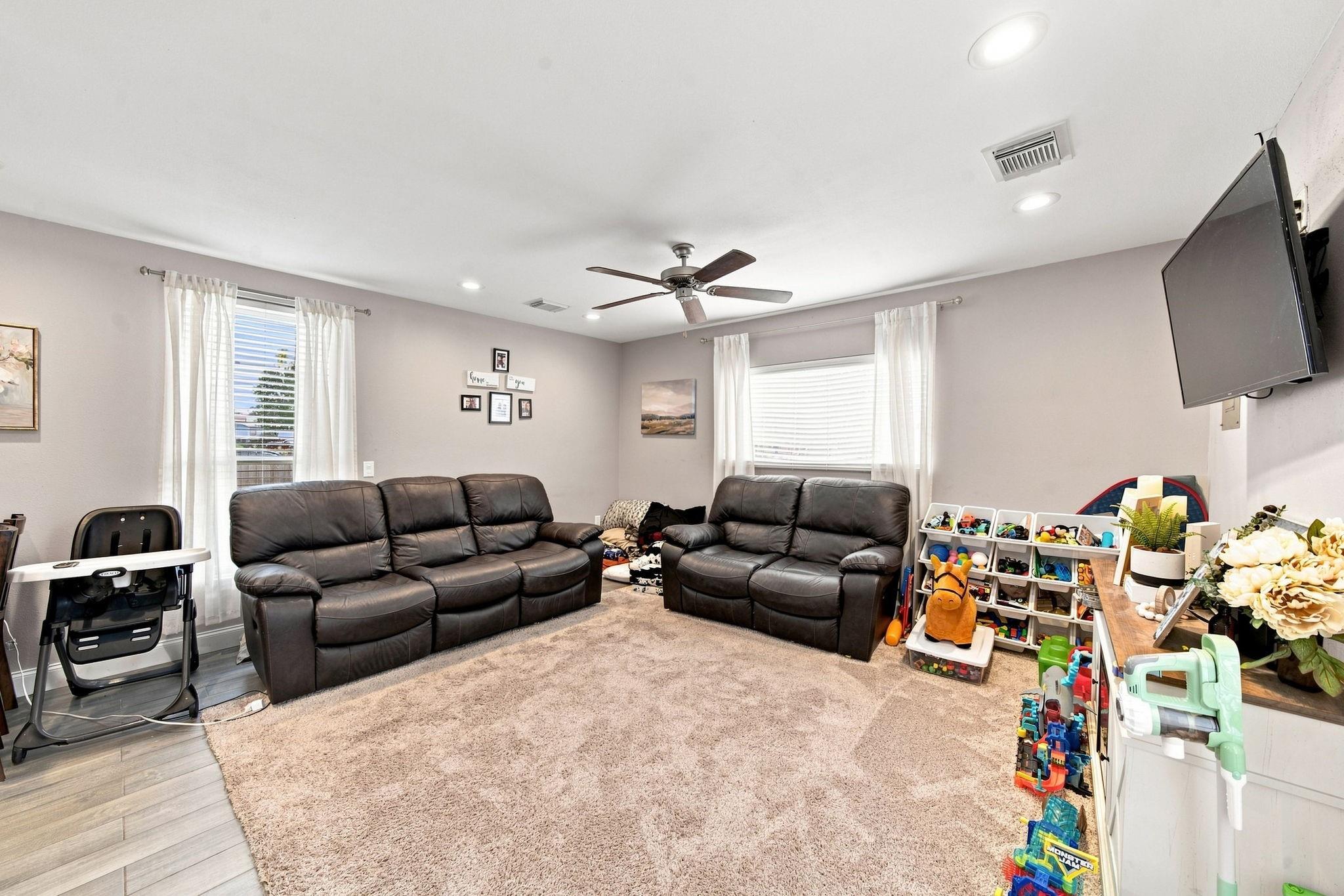 16714 E Forrestal